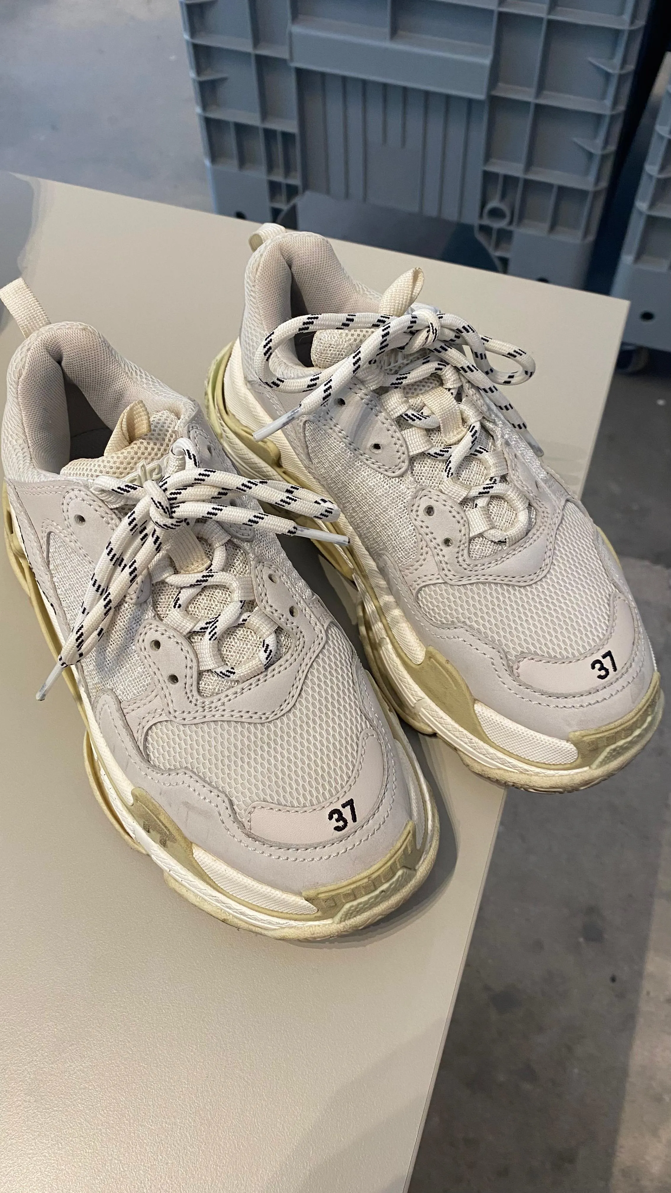 Triple S Spor Ayakkabı