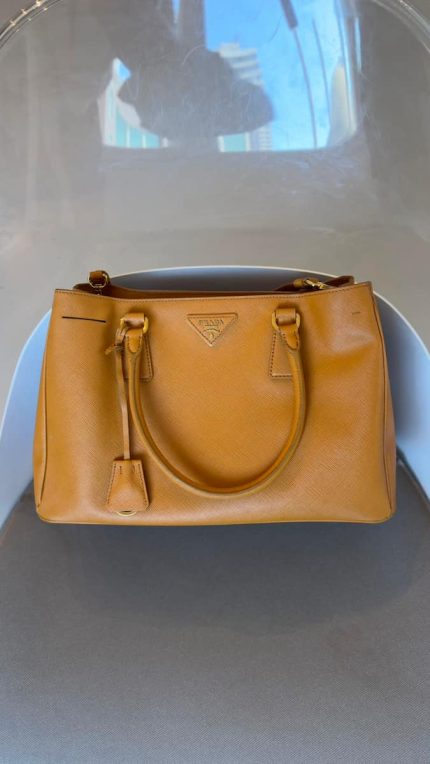 Saffiano Lux Tote Omuz Çantası