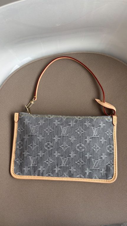 CarryAll PM Pochette Kol Çantası