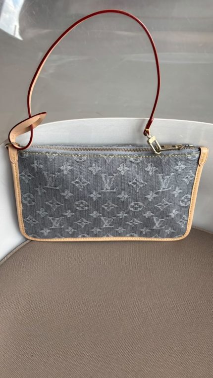 CarryAll PM Pochette Kol Çantası